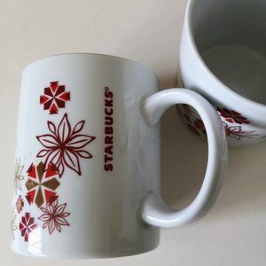Starbucks Poinsettia Holiday Mug Set Of 2 GUC